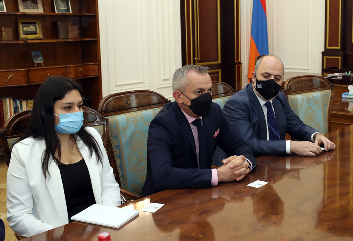 Փոխվարչապետն ընդունել է «Հարդ Ռոք Կաֆե Ինթերնեյշնլի» փոխնախագահին