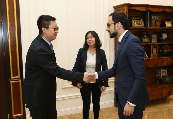 Փոխվարչապետ Տիգրան Ավինյանն ընդունել է չինական «ԱՎԻԿ» հոլդինգի պատվիրակությանը