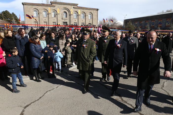 Փոխվարչապետ Մհեր Գրիգորյանը Սիսիանում մասնակցել է  Բանակի 28-րդ տարեդարձին նվիրված միջոցառումներին