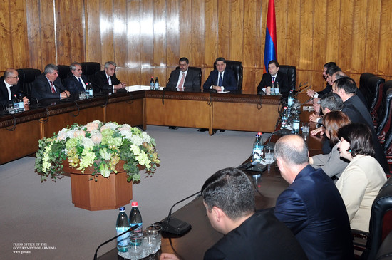 Վարչապետն աշխատակազմերին է ներկայացրել նորանշանակ նախարարներին