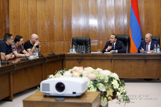 ՀՀ վարչապետն ընդունել է տոնավաճառներում գործունեություն ծավալող տնտեսվարողներին