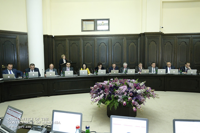 Վարչապետը հանձնարարել է պատկան մարմիններին հետևողական լինել  դեղերի շուկայում դիրքի չարաշահումների բ