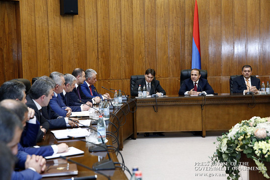 Հովիկ Աբրահամյանը խորհրդակցություն է անցկացրել մարզպետների հետ