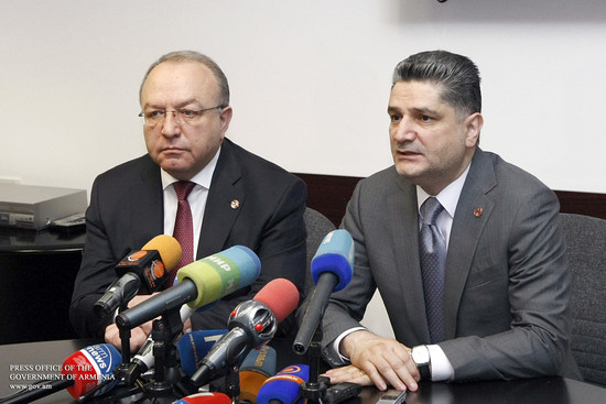 Վարչապետն աշխատակազմերին է ներկայացրել նորանշանակ նախարարներին