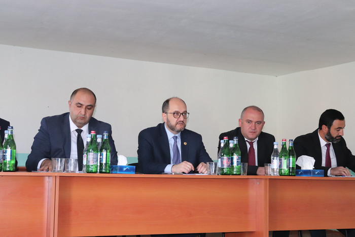 Արայիկ Հարությունյանն այցելել է Արարատի մարզի ազգային փոքրամասնությունների բնակավայրեր