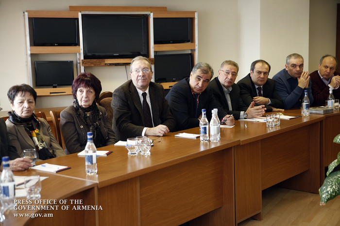 Կարեն Կարապետյանը  հանդիպել  է Հանրային խորհրդի անդամների հետ