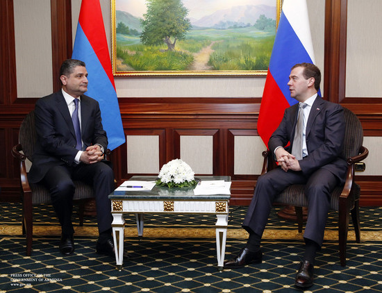 Դմիտրի Մեդվեդևը շնորհավորել է Տիգրան Սարգսյանին Հաղթանակի օրվա առթիվ