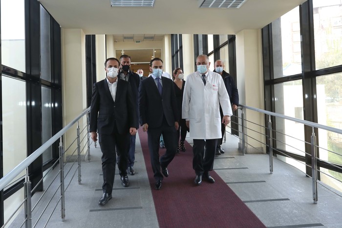 Փոխվարչապետ Տիգրան Ավինյանն այցելել է վիրավոր զինվորներին