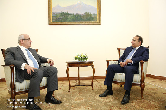 Վարչապետն ընդունել է Հայկական բարեգործական ընդհանուր միության նախագահին