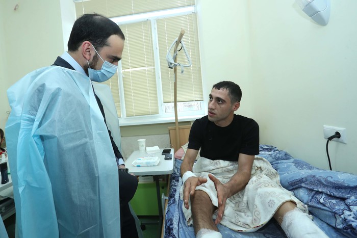 Փոխվարչապետ Տիգրան Ավինյանն այցելել է վիրավոր զինվորներին
