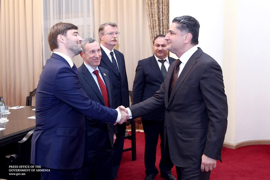 Վարչապետն ընդունել է Եվրասիական միջկուսակցական խորհրդակցություններին մասնակից քաղաքական ուժերի ներկա