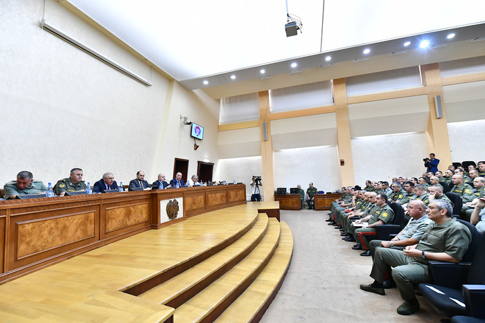 Արայիկ Հարությունյանը ՊՆ աշխատակազմին է ներկայացրել նախարարի նորանշանակ առաջին տեղակալ Արշակ Կարապետ