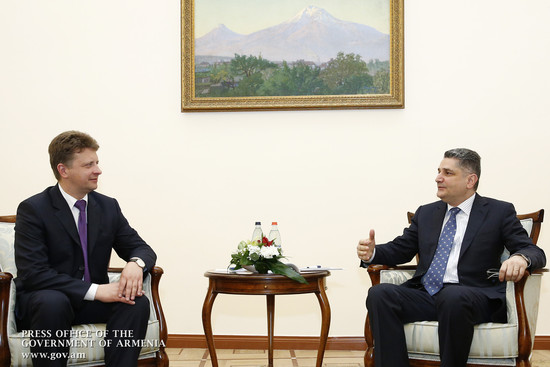 ՀՀ վարչապետն ու ՌԴ տրանսպորտի նախարարը քննարկել են երկկողմ պայմանավորվածությունների կատարման ընթացքը
