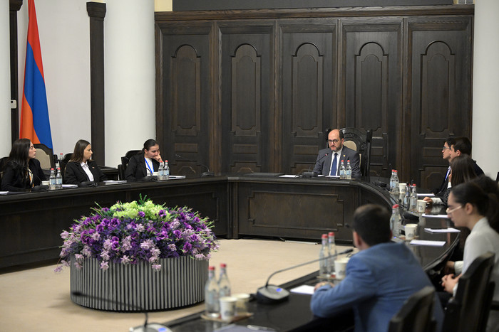 Արայիկ Հարությունյանը Կառավարությունում ընդունել է «Երիտասարդ քաղաքագետների ակումբ»-ի անդամներին