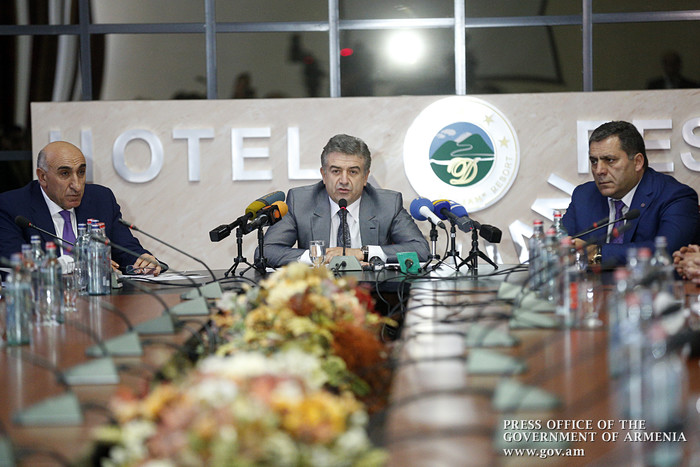 «Մեր հարաբերությունները լինելու են գործընկերային».  Վարչապետը Տավուշի մարզի համայնքների ղեկավարների