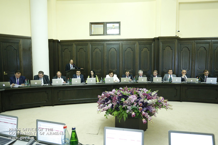 Կառավարությունը կկրճատի  պետական գերատեսչությունների շուրջ 800 ավտոմեքենա