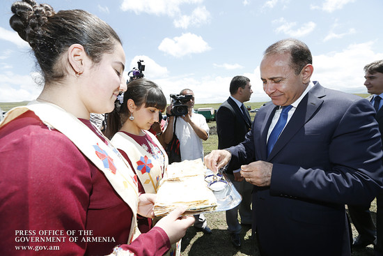 Մարդկանց աշխատանքով ապահովելը կառավարության գերակա խնդիրն է. Հովիկ Աբրահամյան