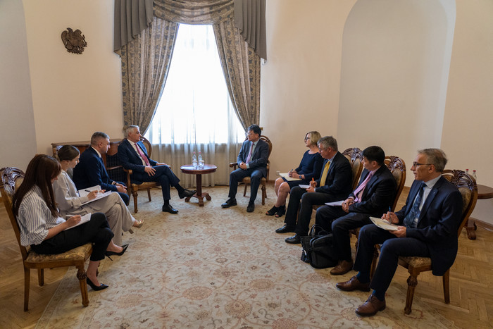 Փոխվարչապետ Մհեր Գրիգորյանն ընդունել է ԱԶԲ փոխնախագահի գլխավորած պատվիրակությանը