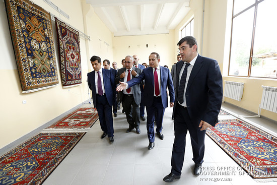 Հովիկ Աբրահամյանն այցելել է Լեռնային Ղարաբաղում գործող ձեռնարկություններ