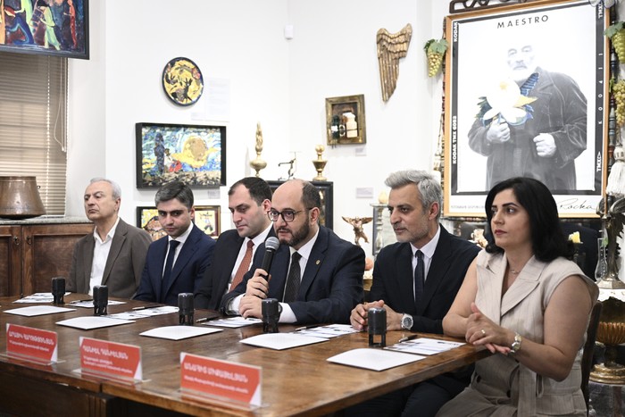 Արայիկ Հարությունյանը մասնակցել է «Աշխարհահռչակ հայեր. Սերգեյ Փարաջանովի ծննդյան 100-ամյակ» թեմայով 