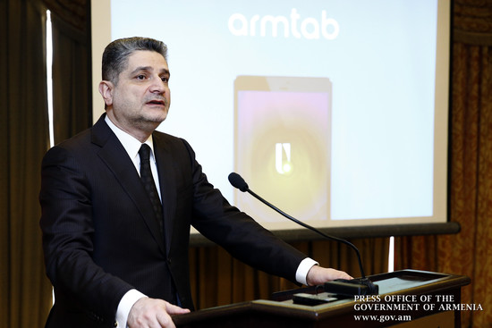 Վարչապետը մասնակցել է հայկական առաջին պլանշետի շնորհանդեսին