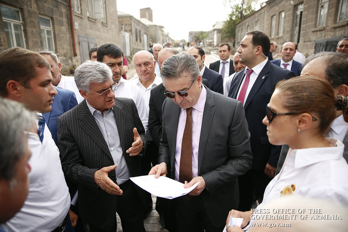 Վարչապետը խորհրդակցություն է անցկացրել Շիրակի մարզպետարանում և հետևել «Կումայրի» պատմական կենտրոնի զ