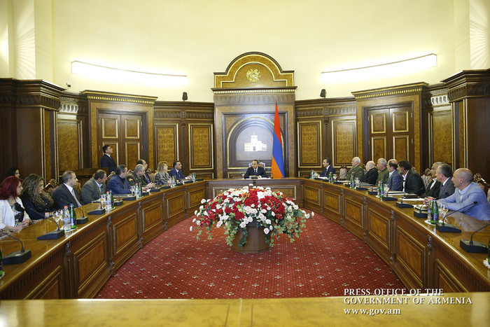 Վարչապետը պարգևատրել է Չեռնոբիլի ատոմային էլեկտրակայանի վթարի հետևանքների վերացման աշխատանքներին մաս