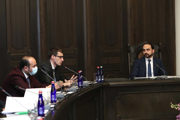 Տիգրան Ավինյանը խորհրդակցություն է անցկացրել հաշմանդամություն ունեցող զինծառայողների պրոթեզավորման գ