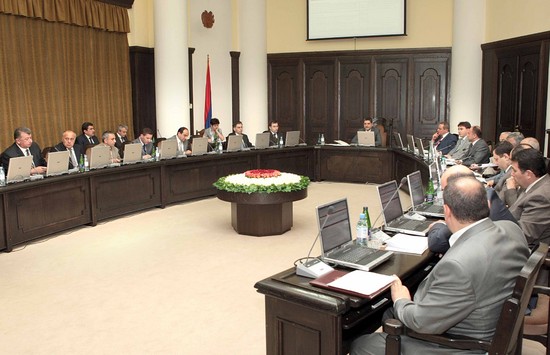 Արտագնա նիստի որոշումներն աննախադեպ էին