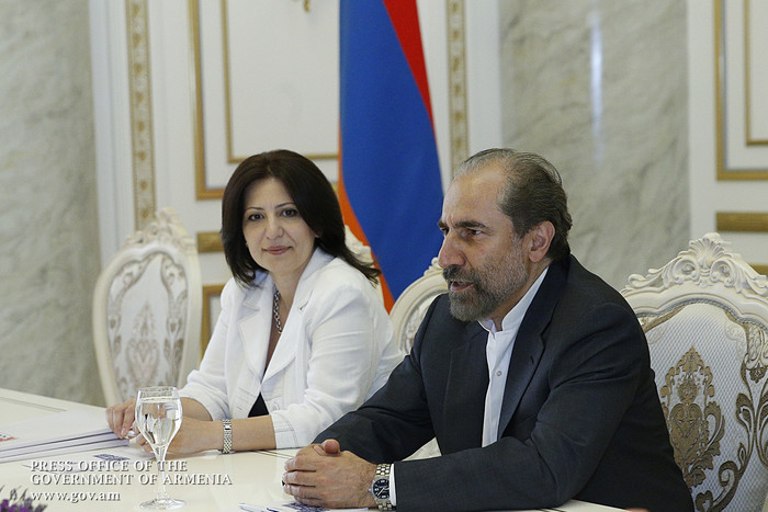 Վարչապետին են ներկայացվել «Հայաստանի մանուկներ» հիմնադրամի գործունեությունն ու առաջիկա ծրագրերը