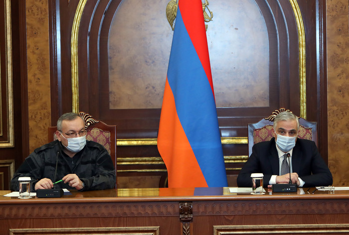 Կառավարությունում կայացել է Արցախում հումանիտար աղետի հակազդմանն ուղղված հարցերով զբաղվող աշխատանքայ