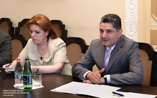Վատիկանի մշակույթի հարցերով պապական խորհրդի նախագահը՝ կառավարությունում