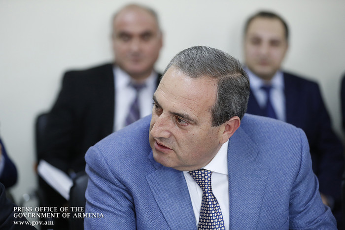 Պետք է միասնական երթուղային  ցանց մշակել ողջ հանրապետության համար. վարչապետն այցելել է տրանսպորտի, կ