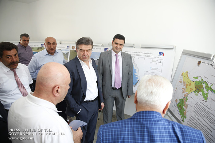 Կարեն Կարապետյանը ծանոթացել է Վեդու ջրամբարի կառուցման շինաշխատանքների ընթացքին և խորհրդակցություն ա