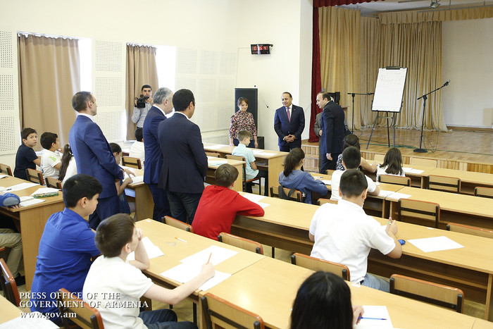 Վարչապետը ծանոթացել է «Քվանտ» վարժարանի կրթական ծրագրերին