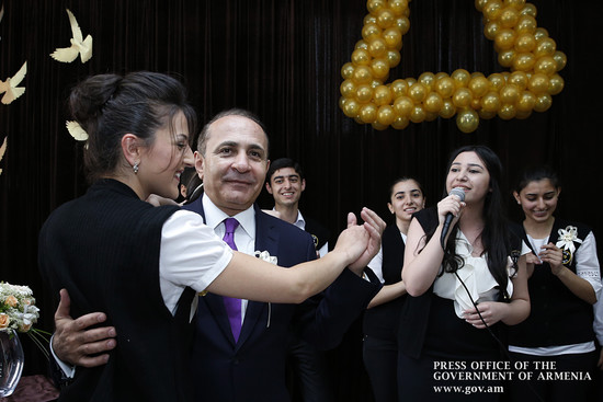Վարչապետը մասնակցել է «Վերջին զանգի» տոնական միջոցառմանը