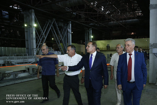 Վարչապետը ծանոթացել է Կոտայքի մարզում գործող մի քանի ընկերությունների ներդրումային ծրագրերին