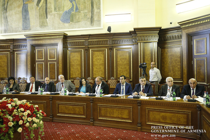 Վարչապետին ներկայացվել են Արմավիրի և Վայոց ձորի մարզերի համայնքների զարգացման ծրագրեր