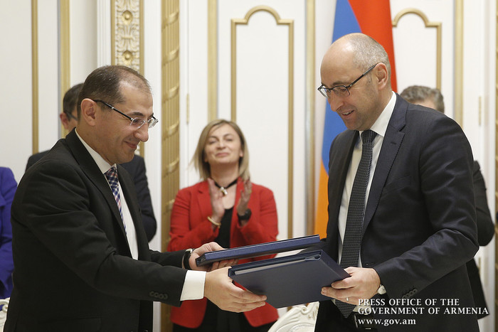 Կառավարության և Վերականգնման վարկերի բանկի միջև համագործակցության համաձայնագրեր են ստորագրվել