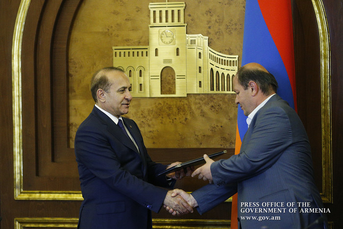 Վարչապետը պարգևատրել է Չեռնոբիլի ատոմային էլեկտրակայանի վթարի հետևանքների վերացման աշխատանքներին մաս