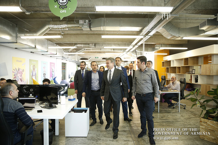 Կարեն Կարապետյանը ծանոթացել է հայկական PicsArt-ի ծրագրերին