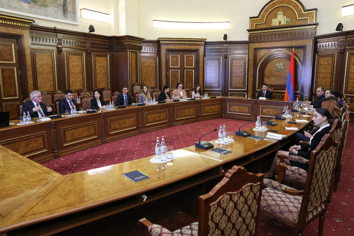 Փոխվարչապետ Մաթևոսյանին ներկայացվել է «Հայաստանի ներդրումային բարեփոխումների ճանապարհային քարտեզ»-ը
