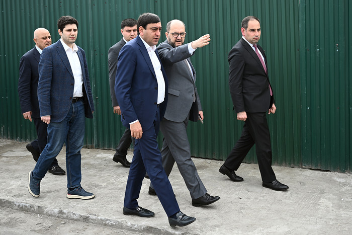 Արայիկ Հարությունյանը ծանոթացել է «Զվարթնոց» օդանավակայանից Երևան տանող ճանապարհային ենթակառուցվածքն
