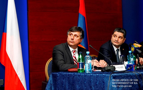 Երկու վարչապետները ողջունել են հայ-չեխական գործարար ֆորումի մասնակիցներին