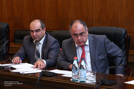 Շարունակվում է ՀՀ պետական կառավարման մարմինների կիսամյակային գործունեության հաշվետվությունների քննար
