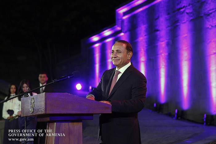 Ուսուցչի օրվա առթիվ վարչապետը պարգևատրել է լավագույն մանկավարժներին
