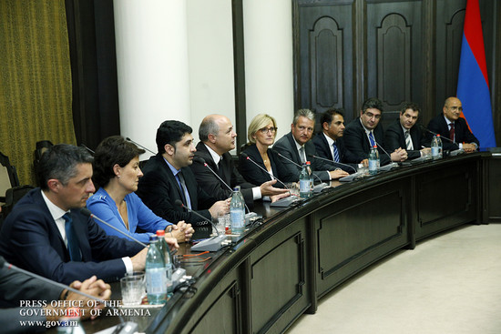 Վարչապետն ընդունել է Ֆրանսիայի ԱԺ սոցիալիստական խմբակցության նախագահի գլխավորած պատվիրակությանը