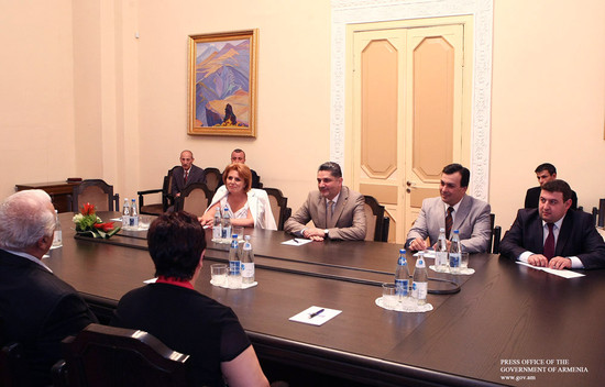 Տիգրան Սարգսյանը Մարկ Պետրոսյանին պարգևատրել է վարչապետի հուշամեդալով
