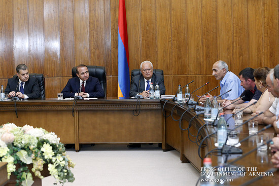 Հովիկ Աբրահամյանն ընդունել է «Նաիրիտ» գործարանի աշխատակիցներին