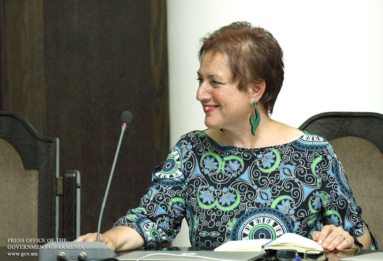 «Լույս» հիմնադրամի ուսանողները հյուրընկալվել են կառավարությունում